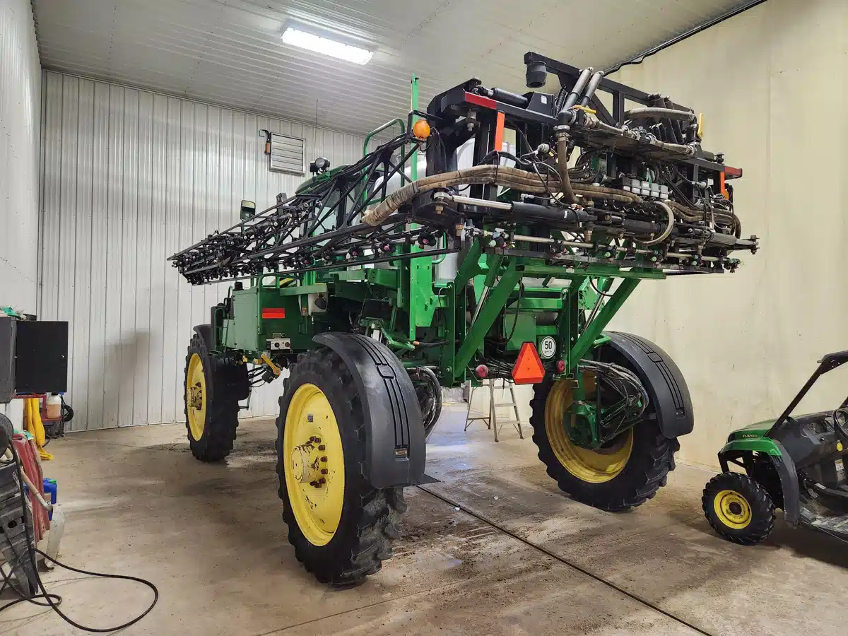 2011 John Deere 4830 Sprayer - Self Propelled