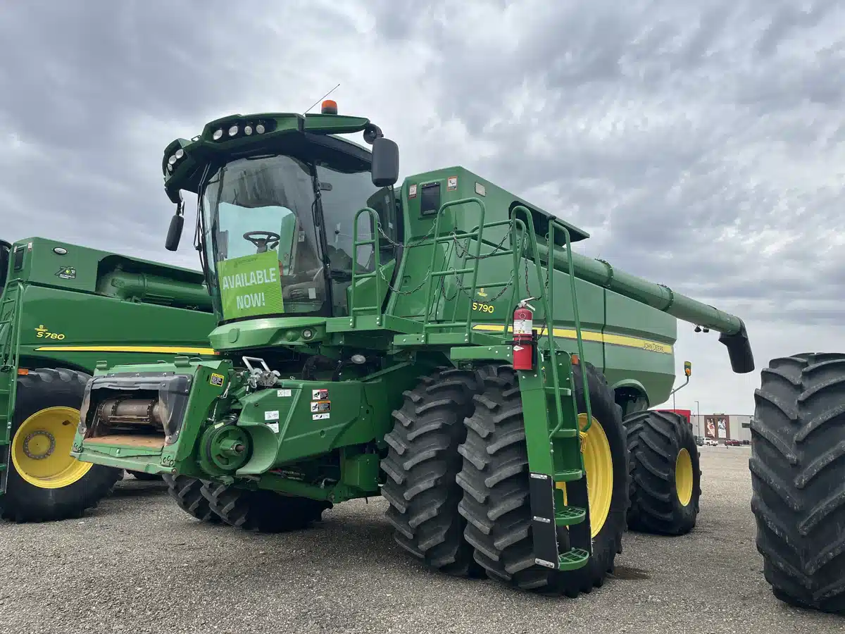 Gallery image 1 for 2018 John Deere S790 Combine