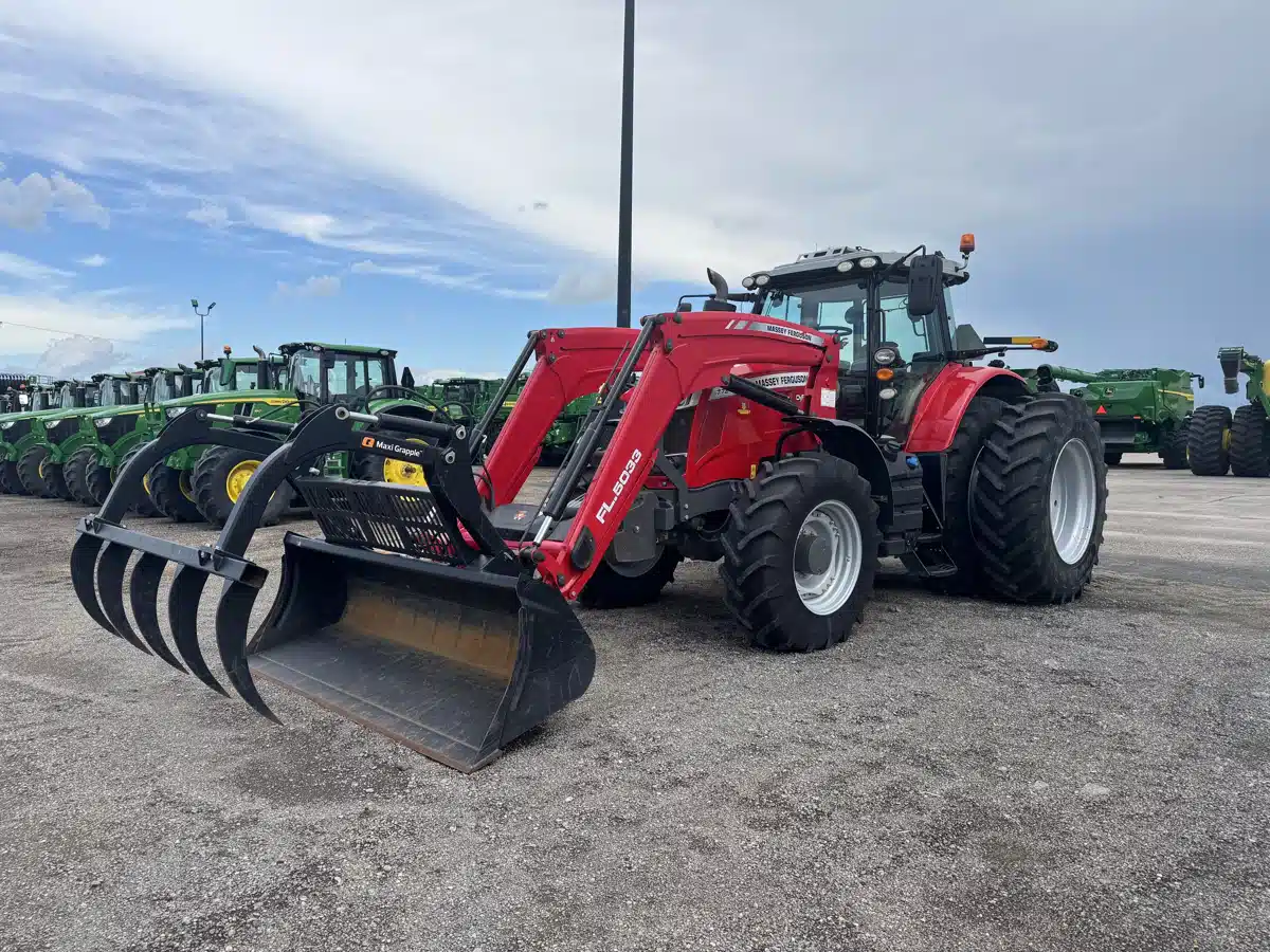 Gallery image 1 for 2020 Massey Ferguson 7724S Tractor