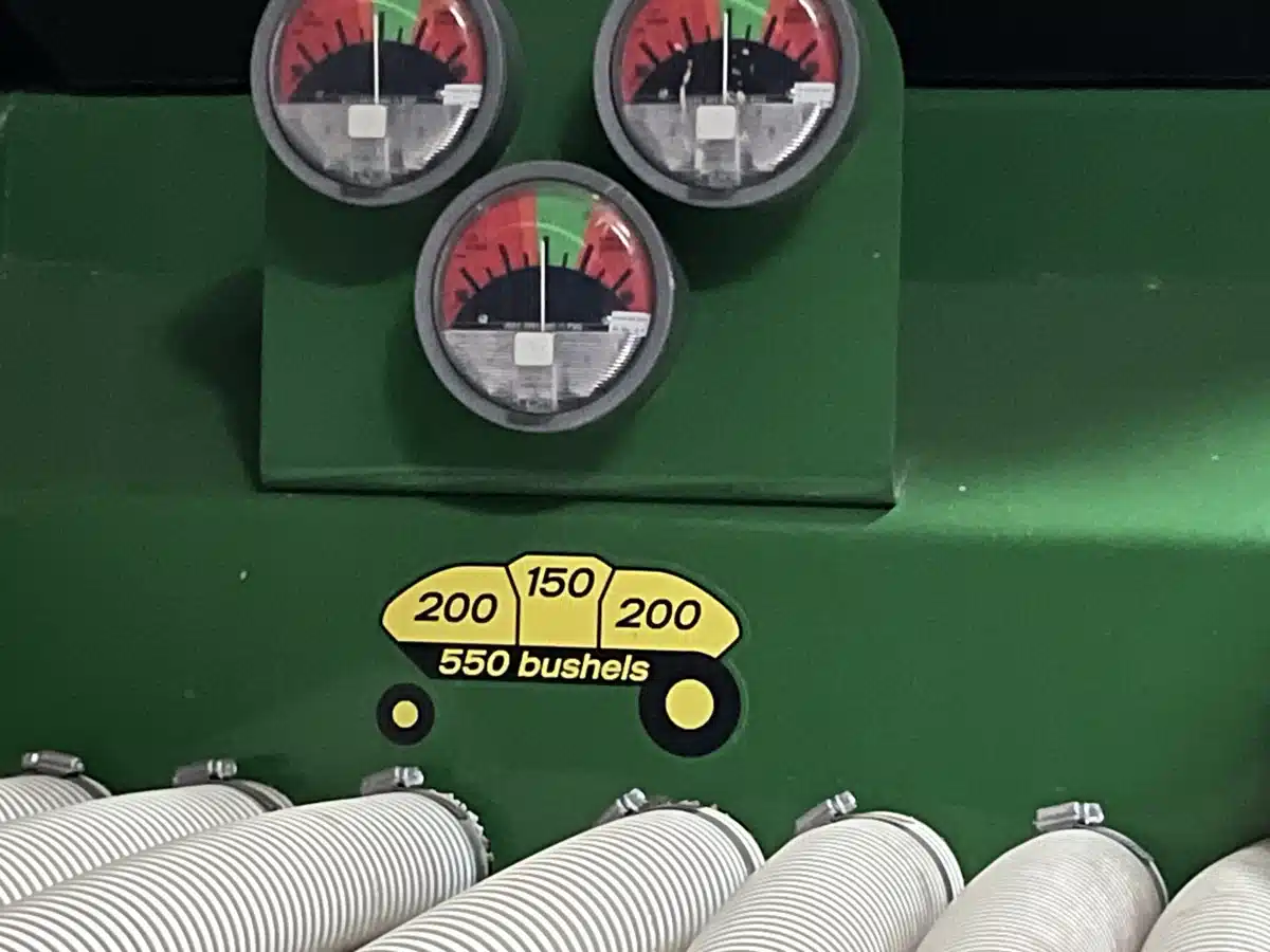 Gallery image 2 for 2013 John Deere 1910 Air Cart