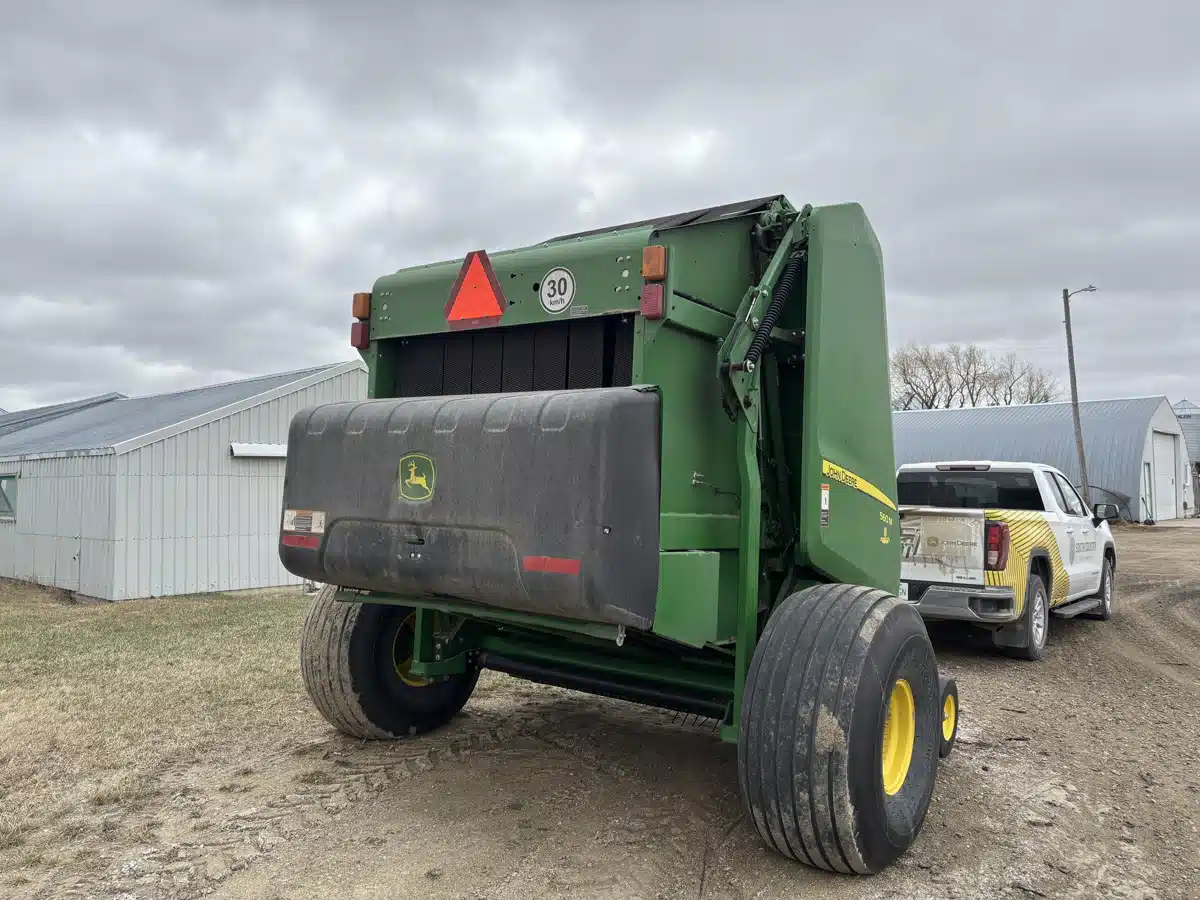 Photo de la Galerie 2 pour 2022 John Deere 560M Presse à Balle Ronde