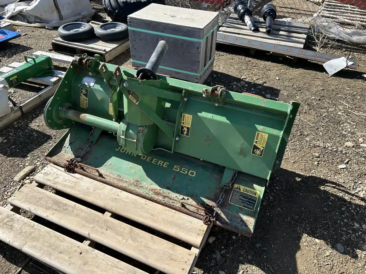 Gallery image 1 for 1987 John Deere 550 Rotary Hoe