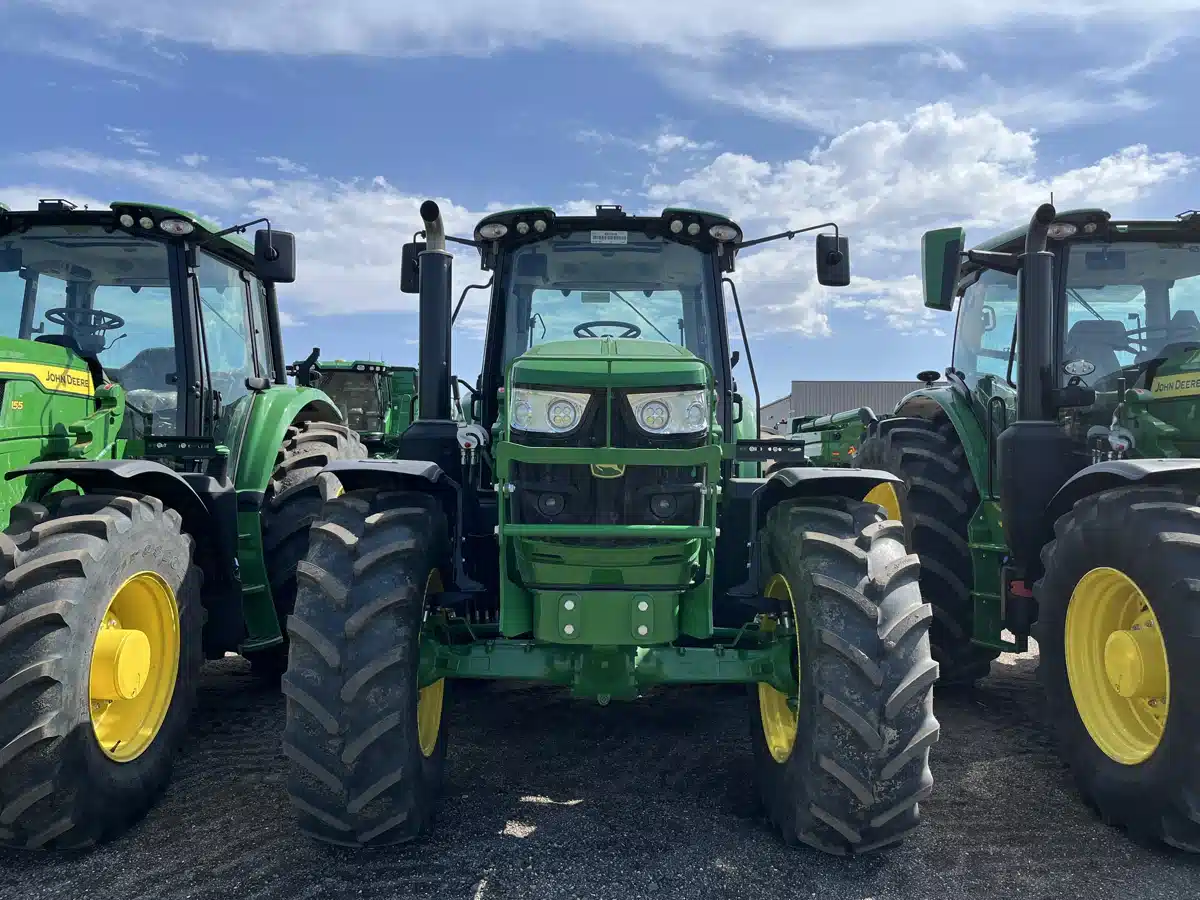 Photo de la Galerie 2 pour 2025 John Deere 6155M Tracteur