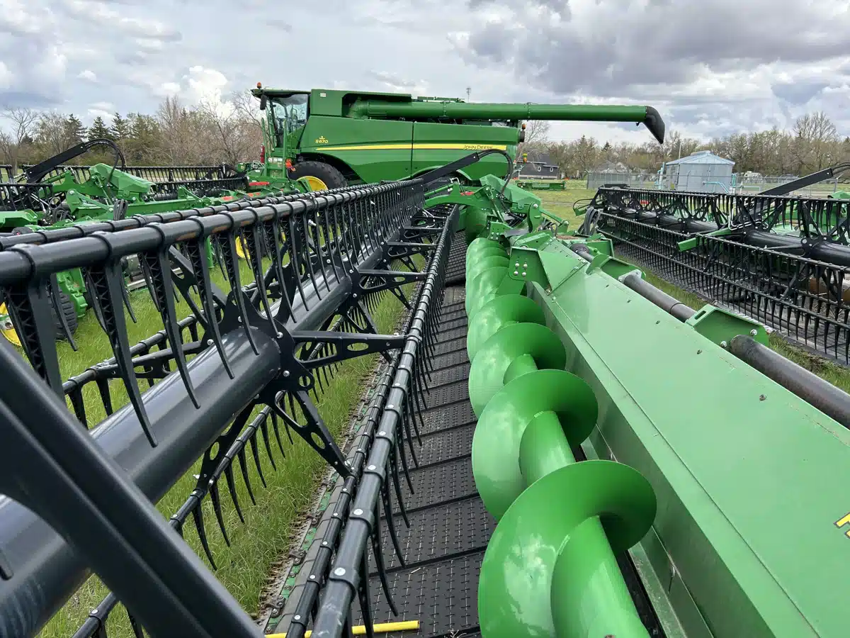 Gallery image 2 for 2024 John Deere HD50F Header - Flex Draper