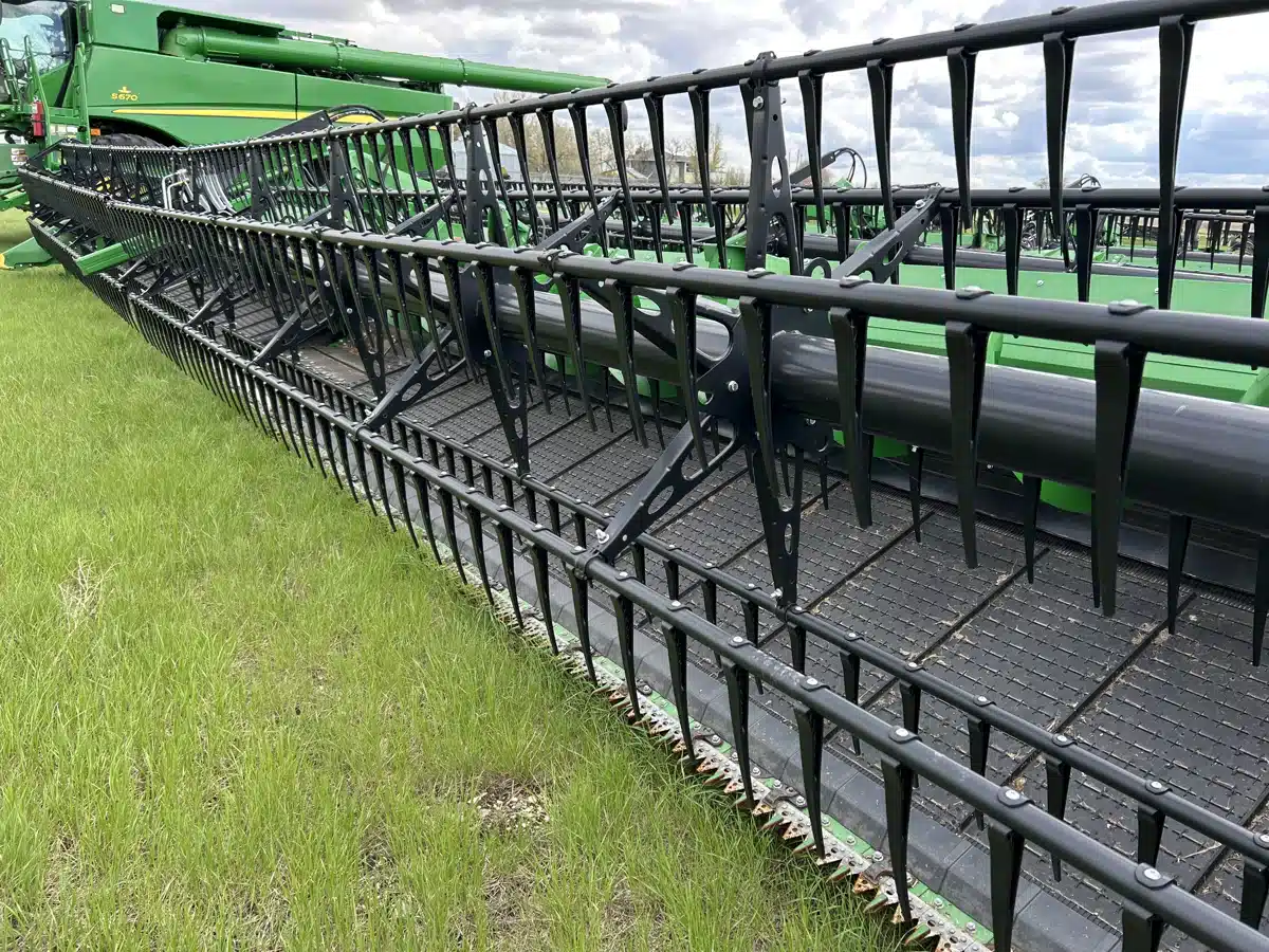 Gallery image 2 for 2025 John Deere HD45F Header - Flex Draper