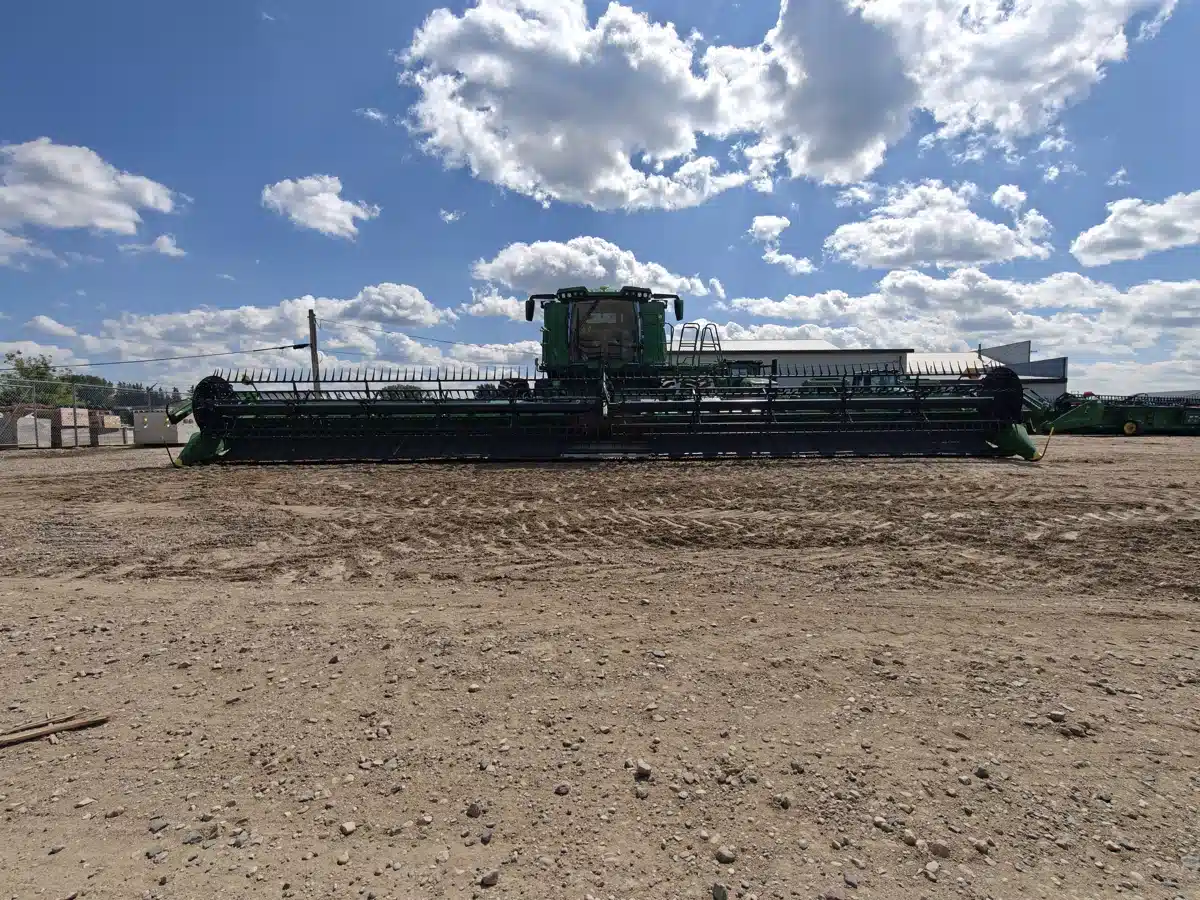 Gallery image 2 for 2023 John Deere HD50F Header - Flex