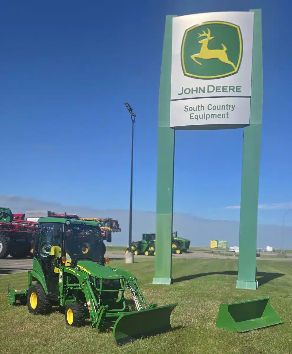 Gallery image 1 for 2023 John Deere 1025R Tractor