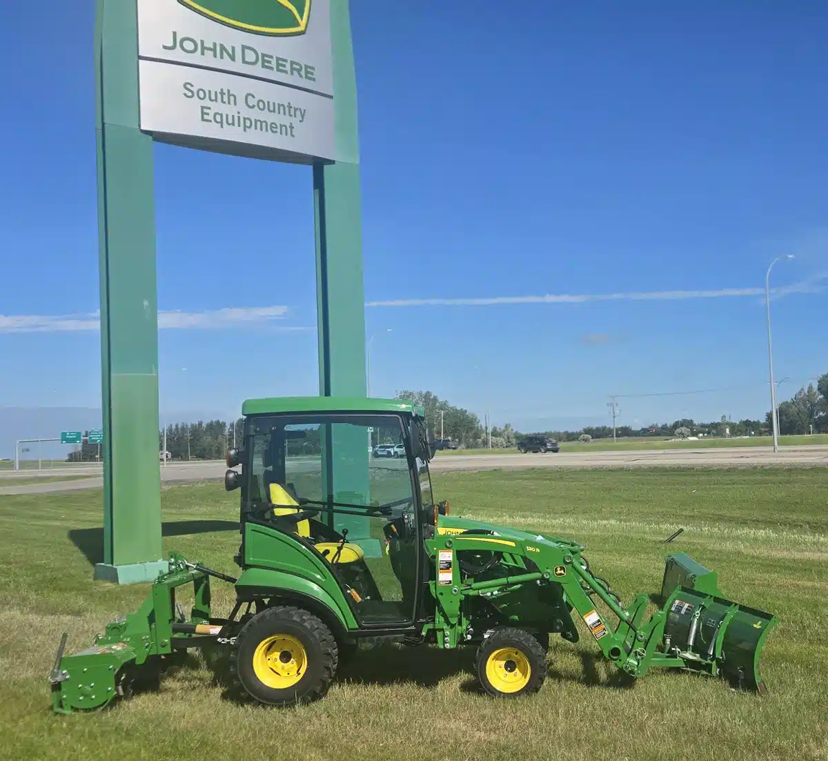 Gallery image 2 for 2023 John Deere 1025R Tractor
