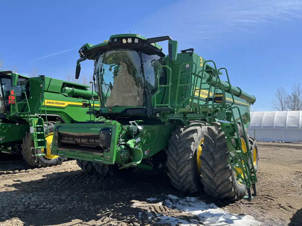 Gallery image 2 for 2024 John Deere X9 1000 Combine