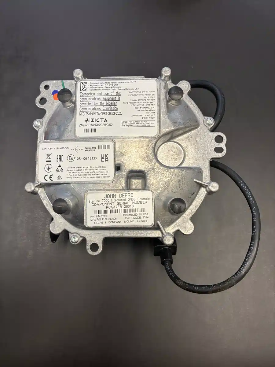 Gallery image 2 for 2024 John Deere Integrated 7000 Receiver Guidance System