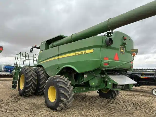 Photo de la Galerie 2 pour 2020 John Deere S780 Batteuse