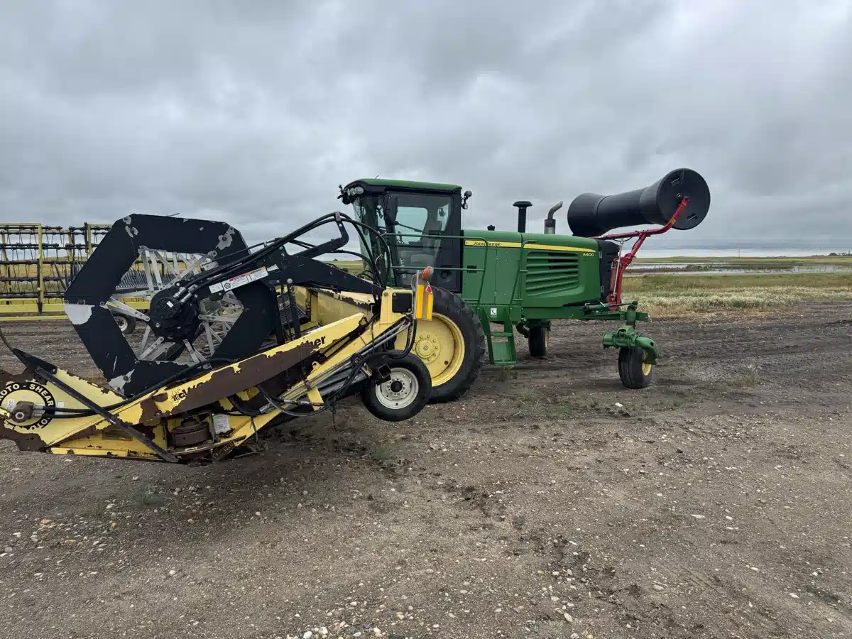 Gallery image 1 for 2010 John Deere A400 Windrower