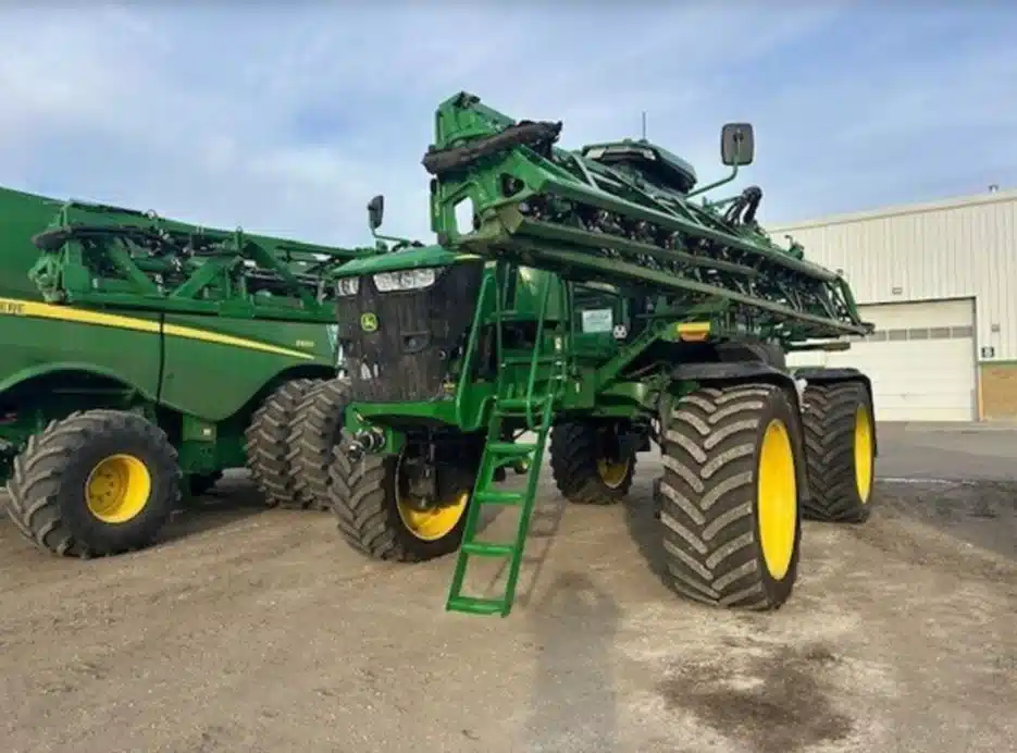 Gallery image 1 for 2025 John Deere 412R Sprayer - Self Propelled