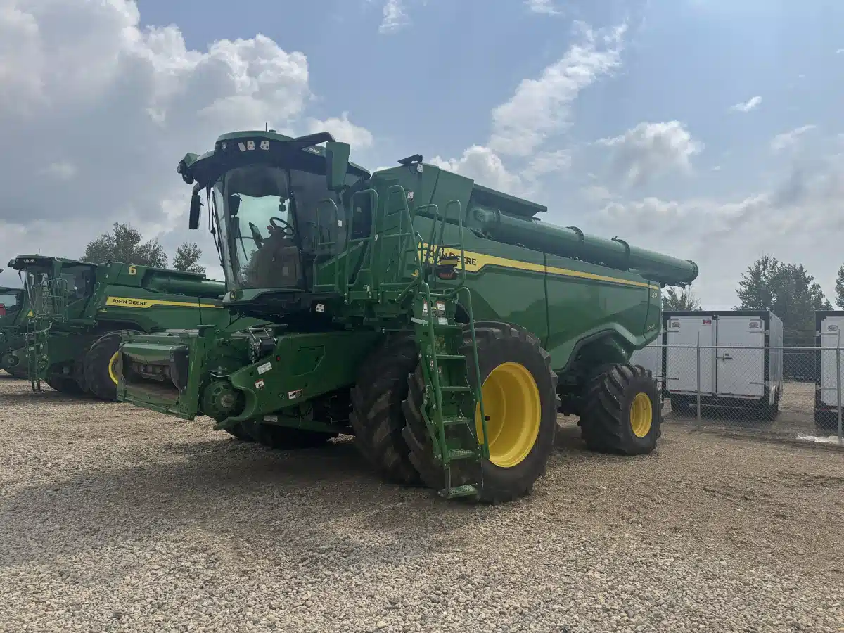Gallery image 2 for 2024 John Deere X9 1000 Combine