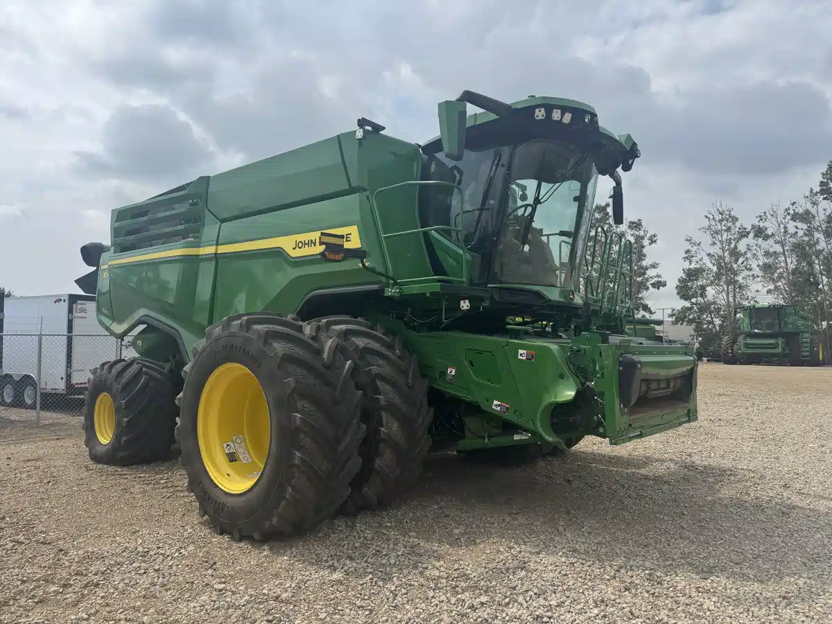 Gallery image 1 for 2024 John Deere X9 1000 Combine