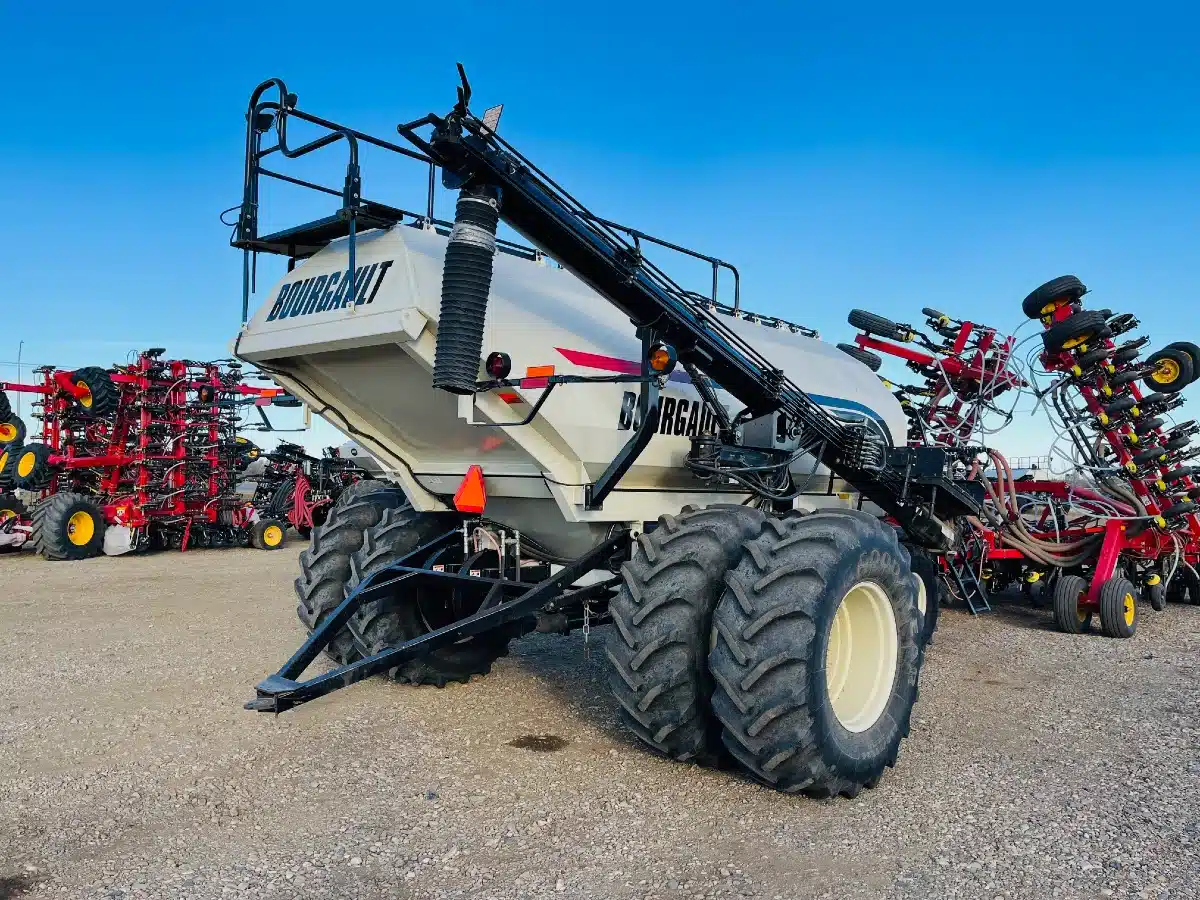 Gallery image 2 for Used 2011 Bourgault 6550 Air Cart