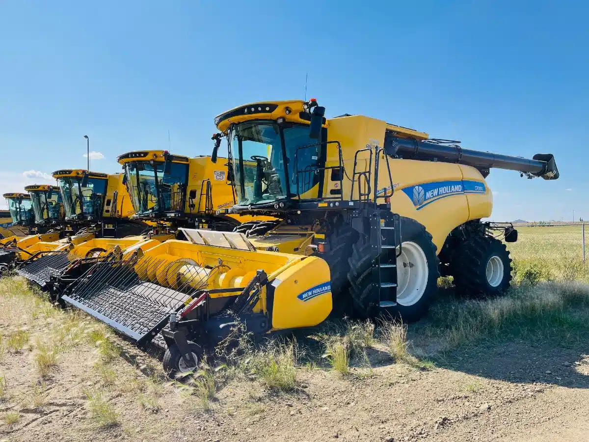 Gallery image 1 for Used 2019 New Holland CR9.90Z Combine