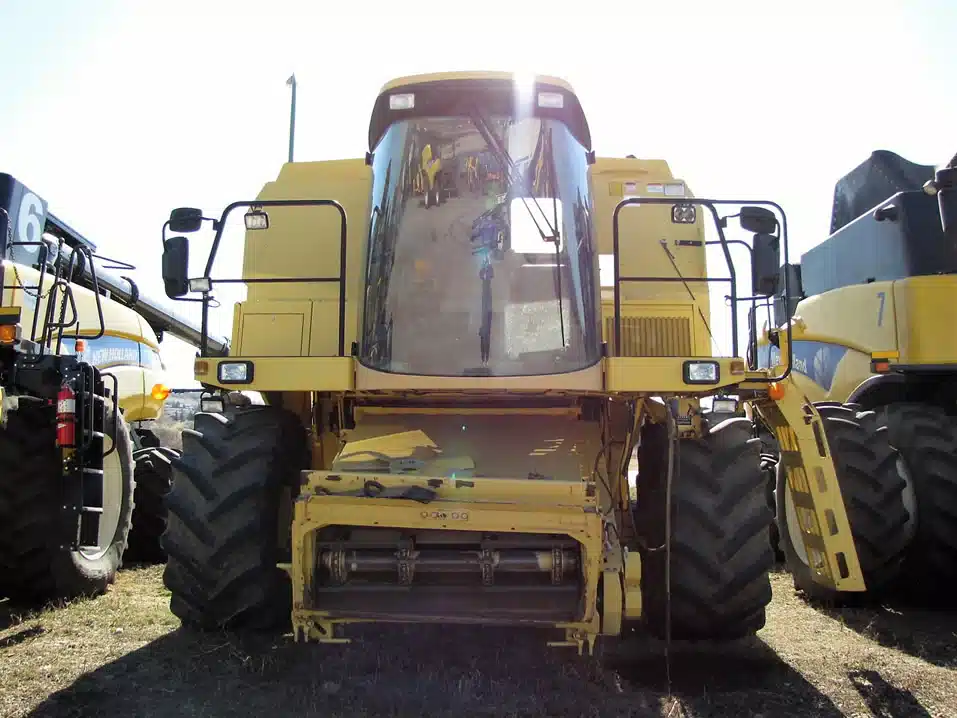 Gallery image 1 for Used 1997 New Holland TX66 Combine