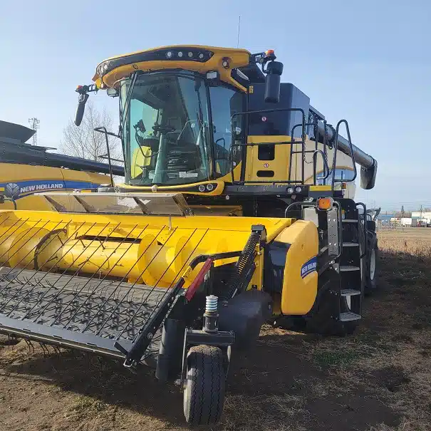 Gallery image 1 for Used 2018 New Holland CX8.90 Combine