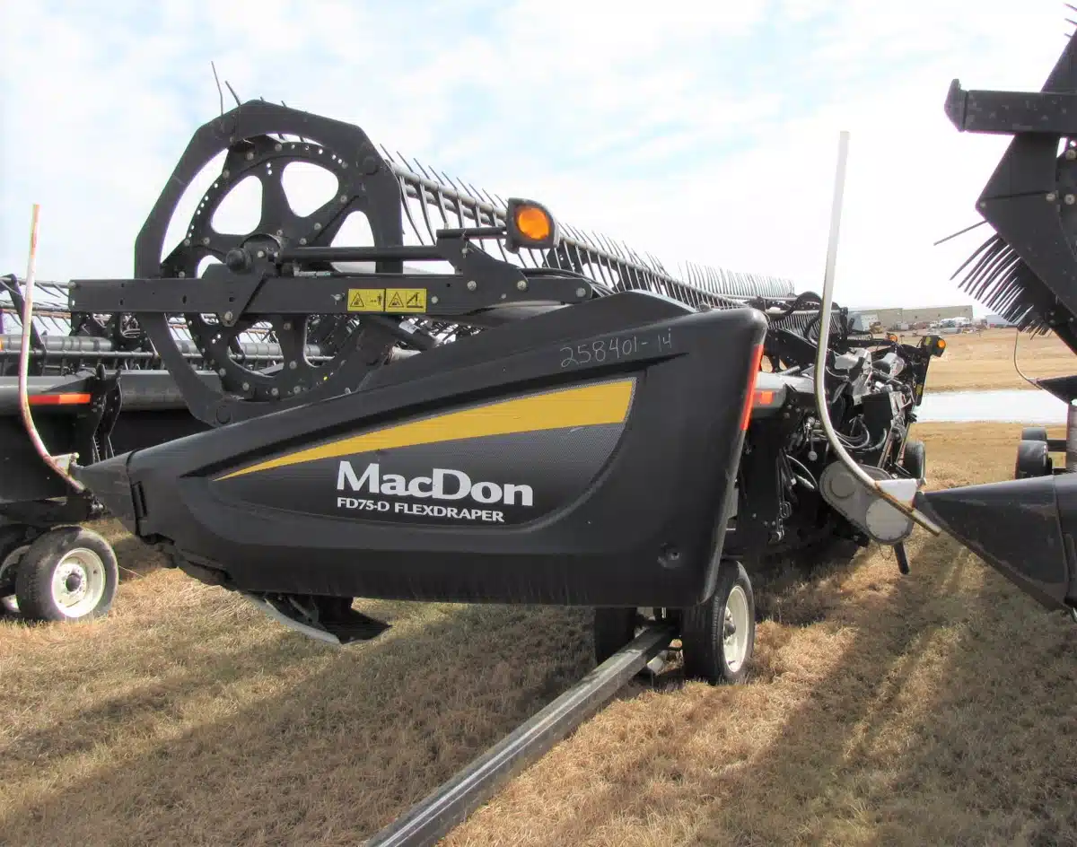 Gallery image 2 for Used 2014 MacDon FD75 Header Combine