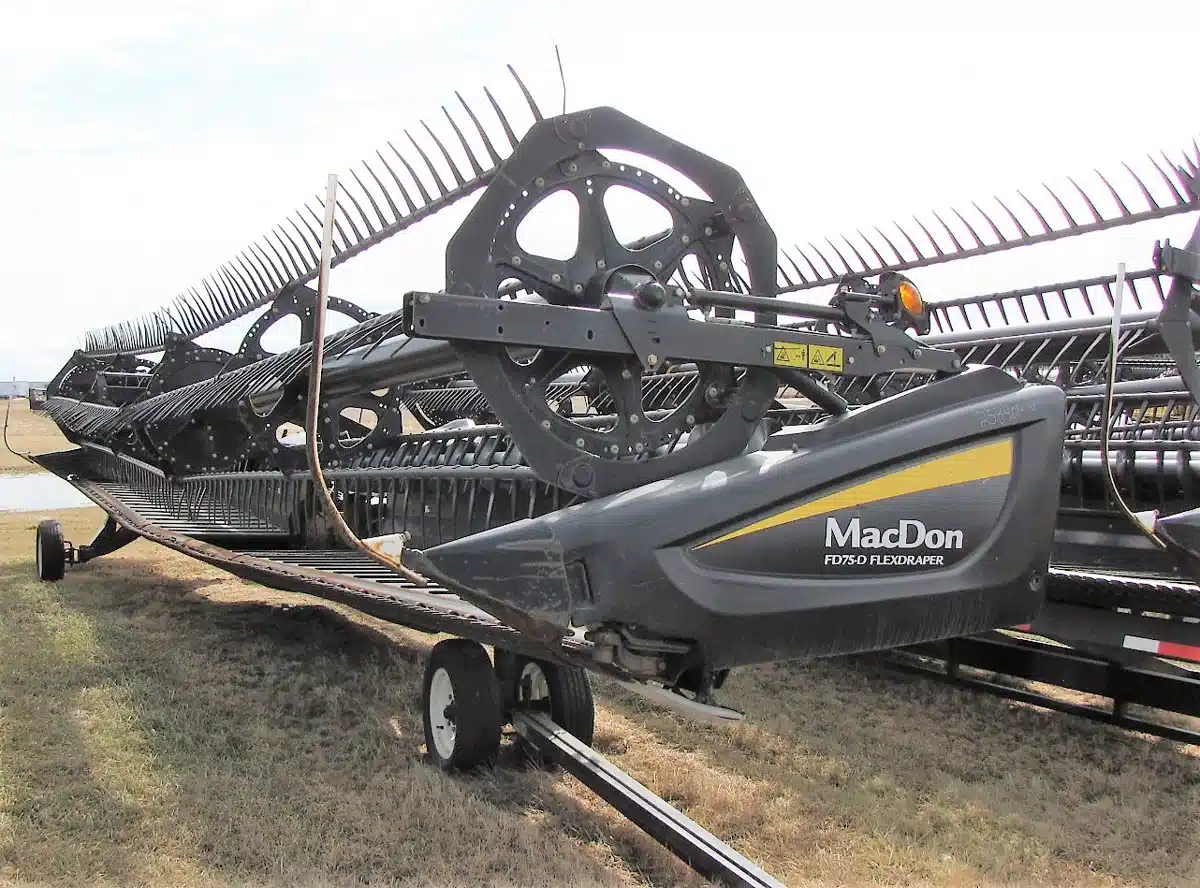 Gallery image 1 for Used 2014 MacDon FD75 Header Combine