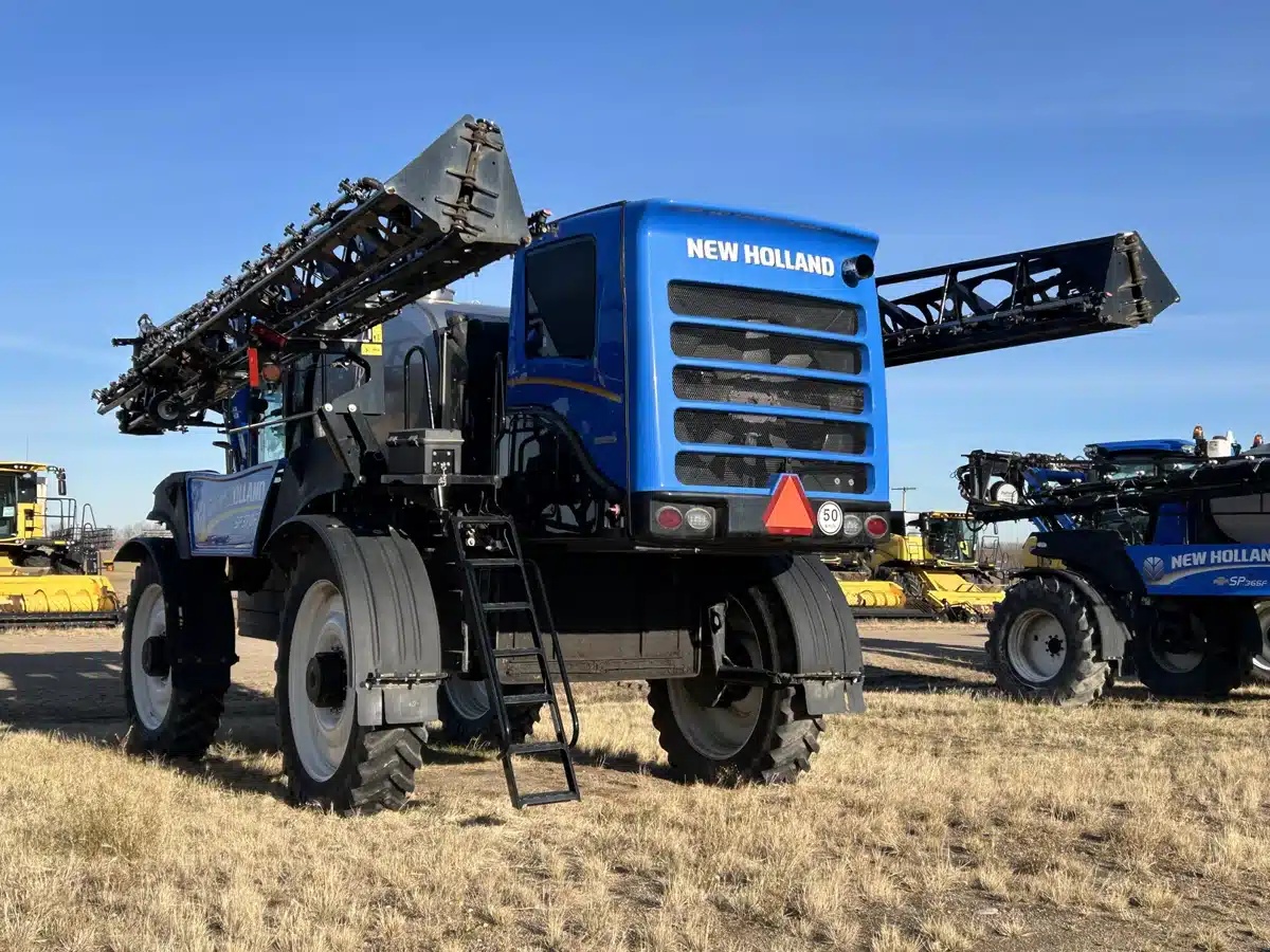 Gallery image 2 for Used 2021 New Holland SP370F Sprayer - Self Propelled