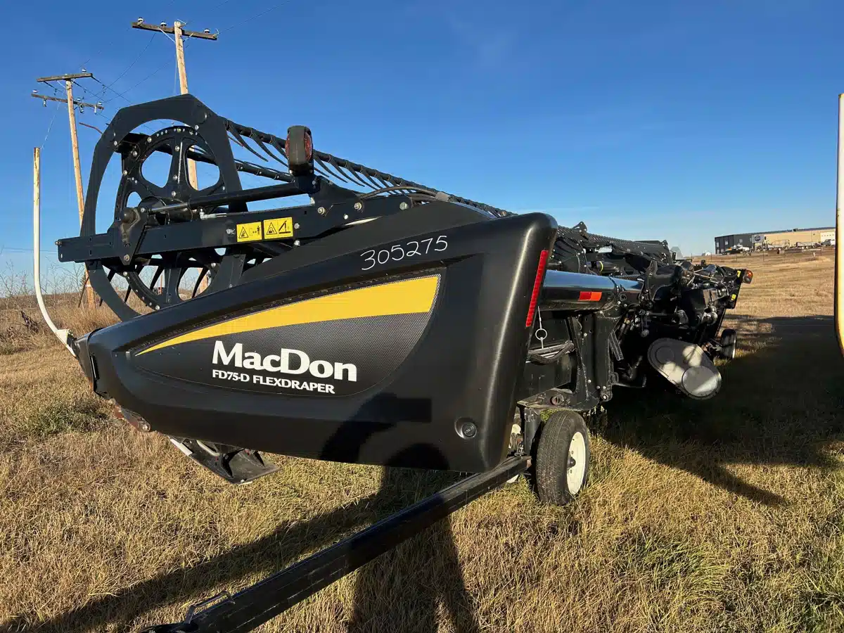 Gallery image 1 for Used 2017 MacDon FD75 Header Combine