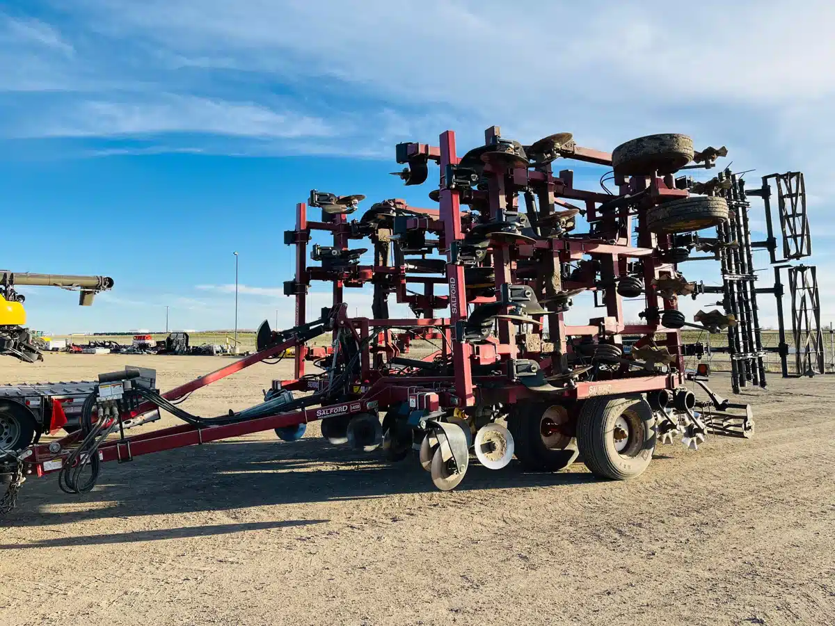 Gallery image 1 for 2014 Salford I-4141 Vertical Tillage