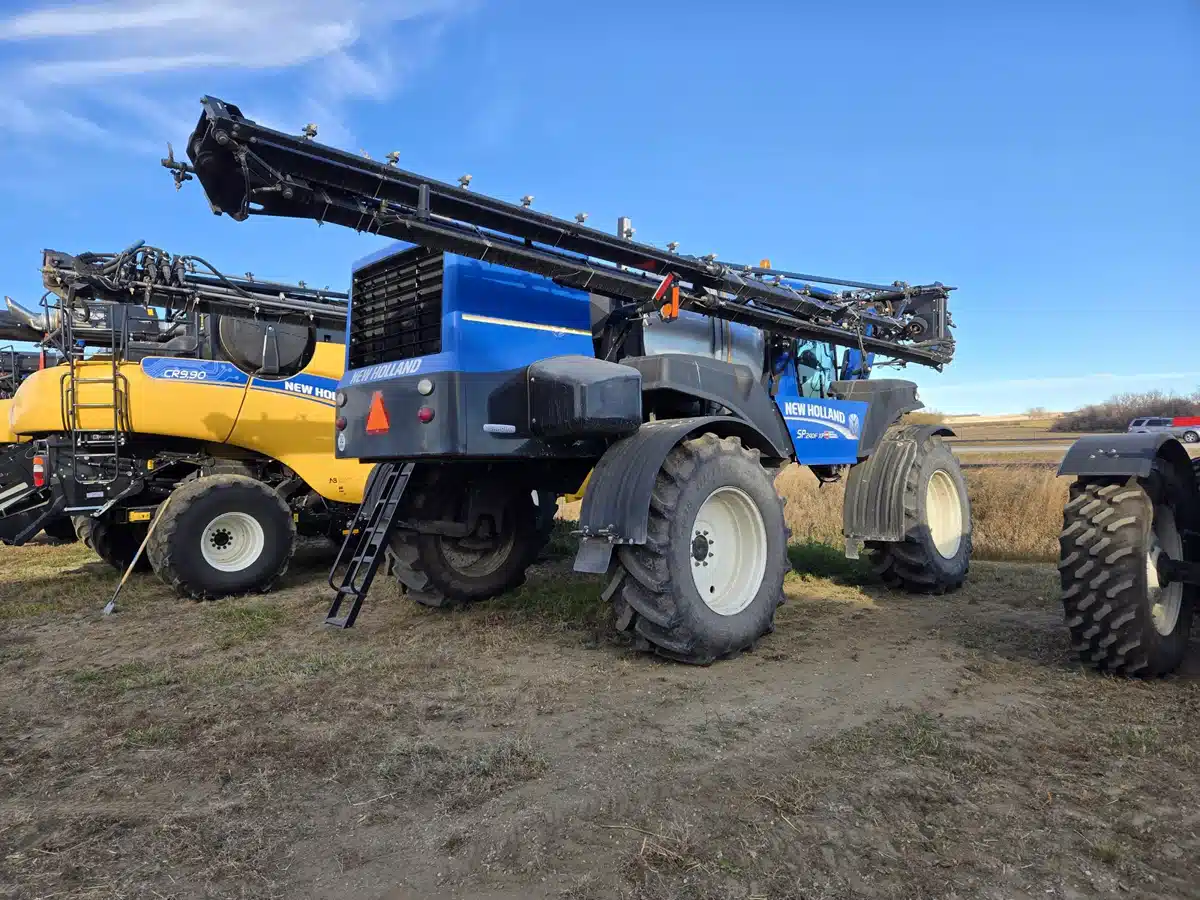 Gallery image 2 for Used 2014 New Holland SP.240F Sprayer - Self Propelled