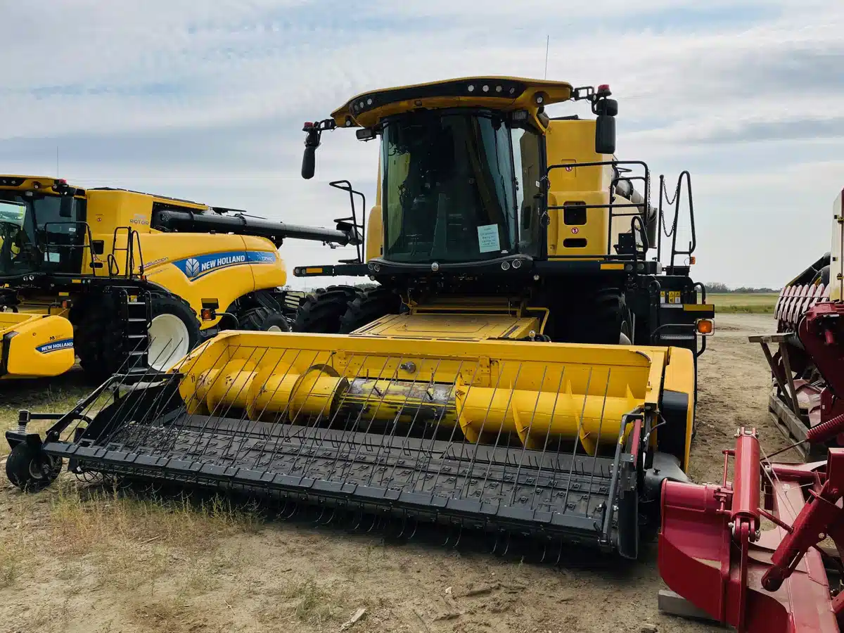 Gallery image 1 for 2021 New Holland CR9.90Z Combine