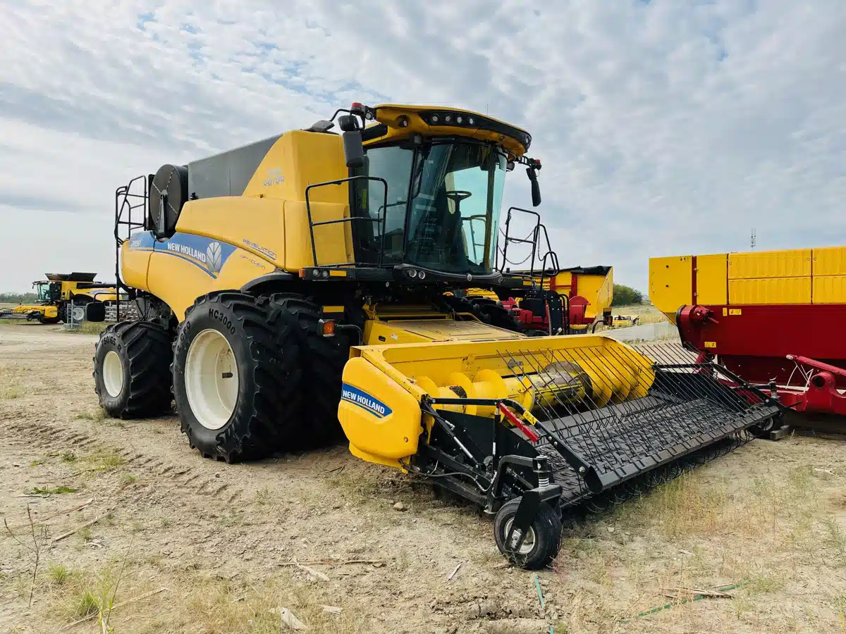 Gallery image 2 for 2021 New Holland CR9.90Z Combine