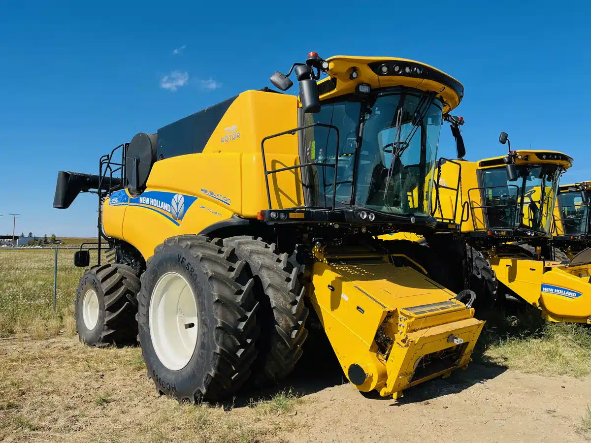 Gallery image 1 for 2022 New Holland CR9.90Z Combine