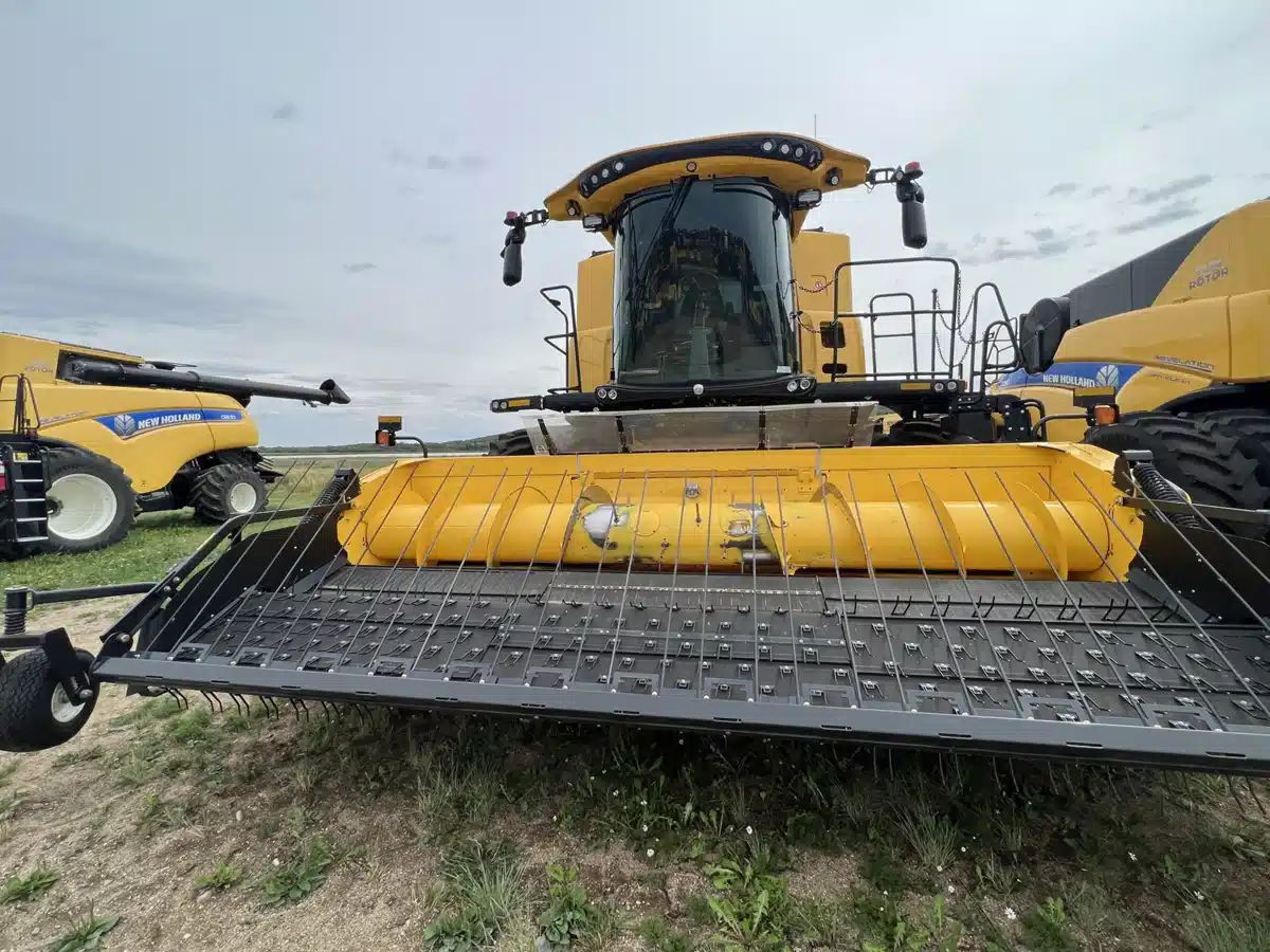 Gallery image 1 for 2021 New Holland CR9.90Z Combine