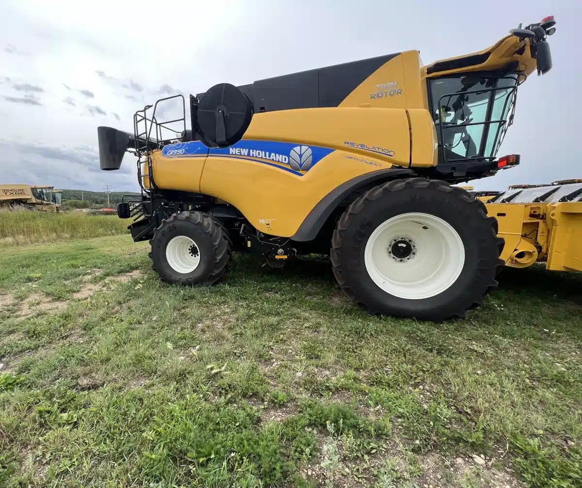 Gallery image 2 for 2021 New Holland CR9.90Z Combine