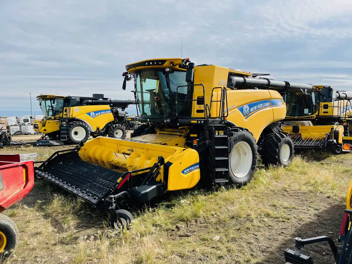 Gallery image 2 for 2022 New Holland CR9.90Z Combine