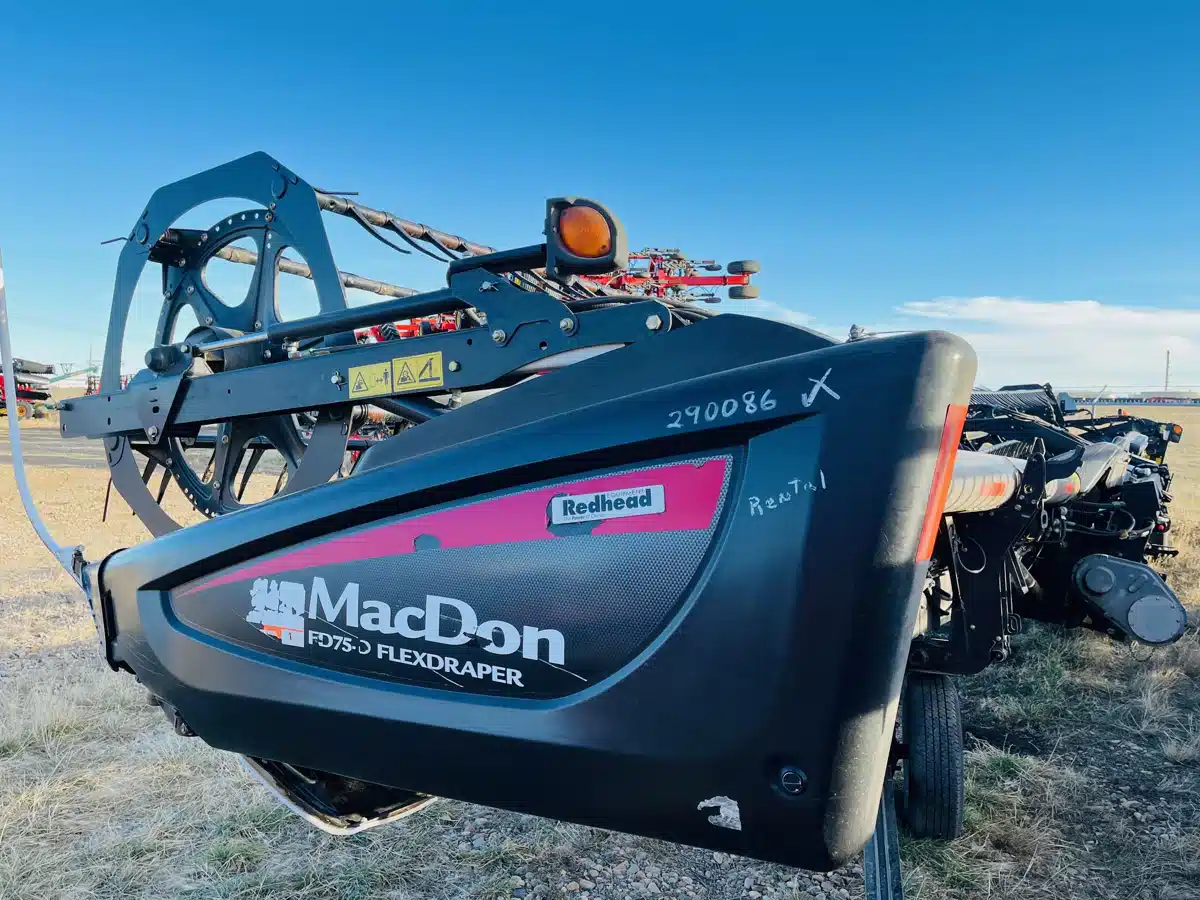 Gallery image 1 for 2016 MacDon FD75 Header Combine