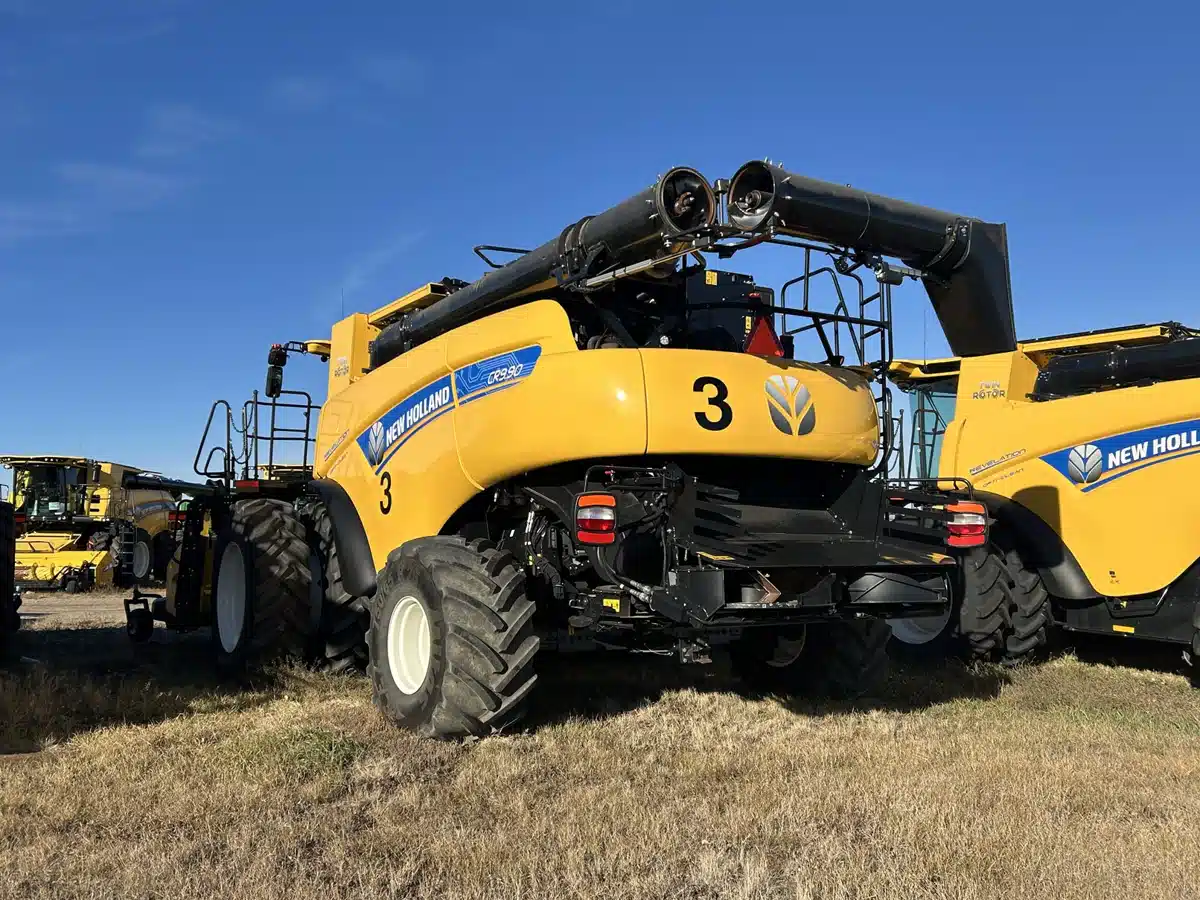 Gallery image 2 for 2023 New Holland CR9.90Z Combine