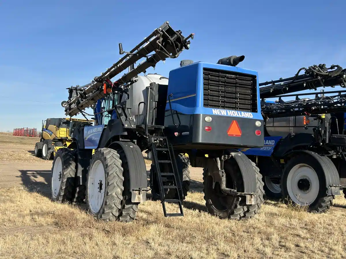 Gallery image 1 for Used 2014 New Holland SP.240F Sprayer - Self Propelled