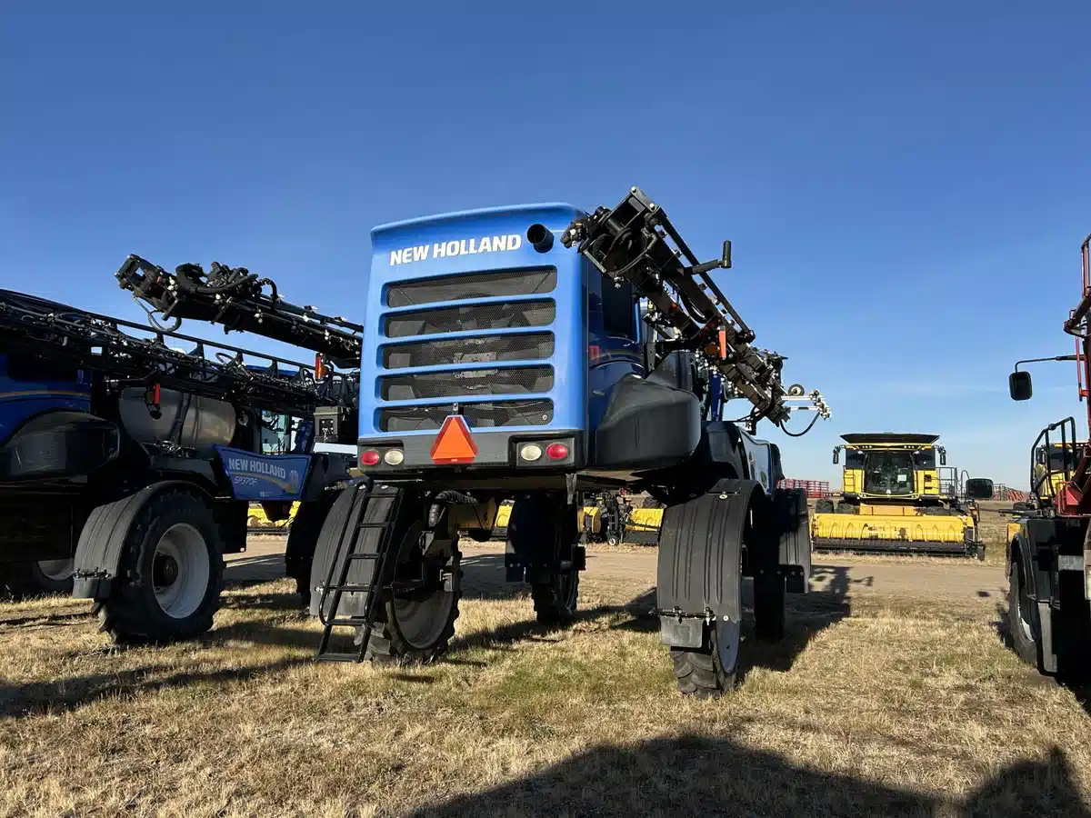 Gallery image 2 for Used 2016 New Holland SP.345F Sprayer - Self Propelled