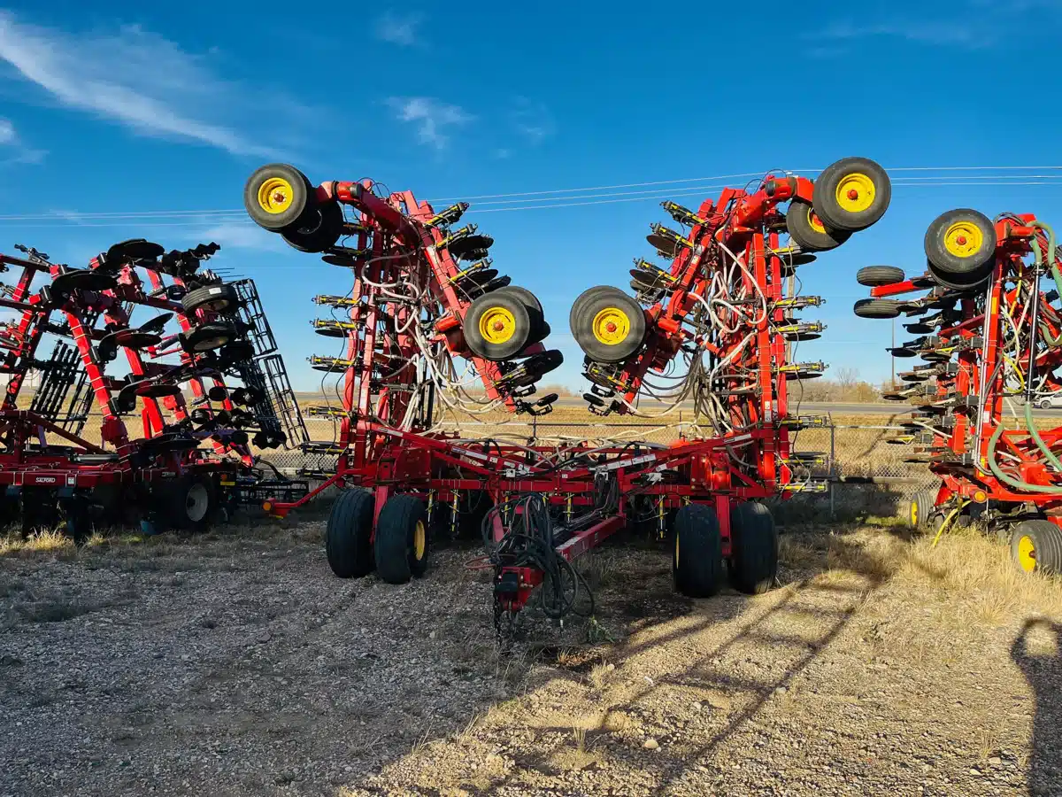 Gallery image 2 for Used 2015 Bourgault 3320-SIZE-UNSPECIFIED Air Drill