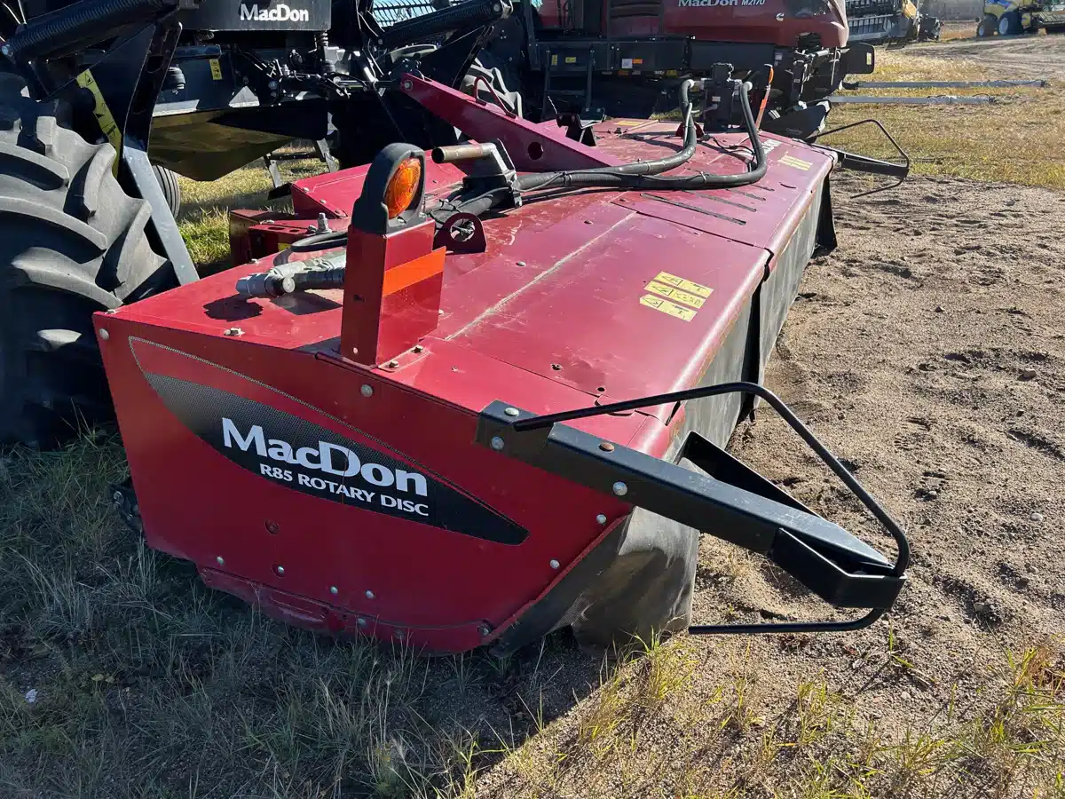 Gallery image 2 for Used 2015 MacDon R85 Disc Mower Conditioner