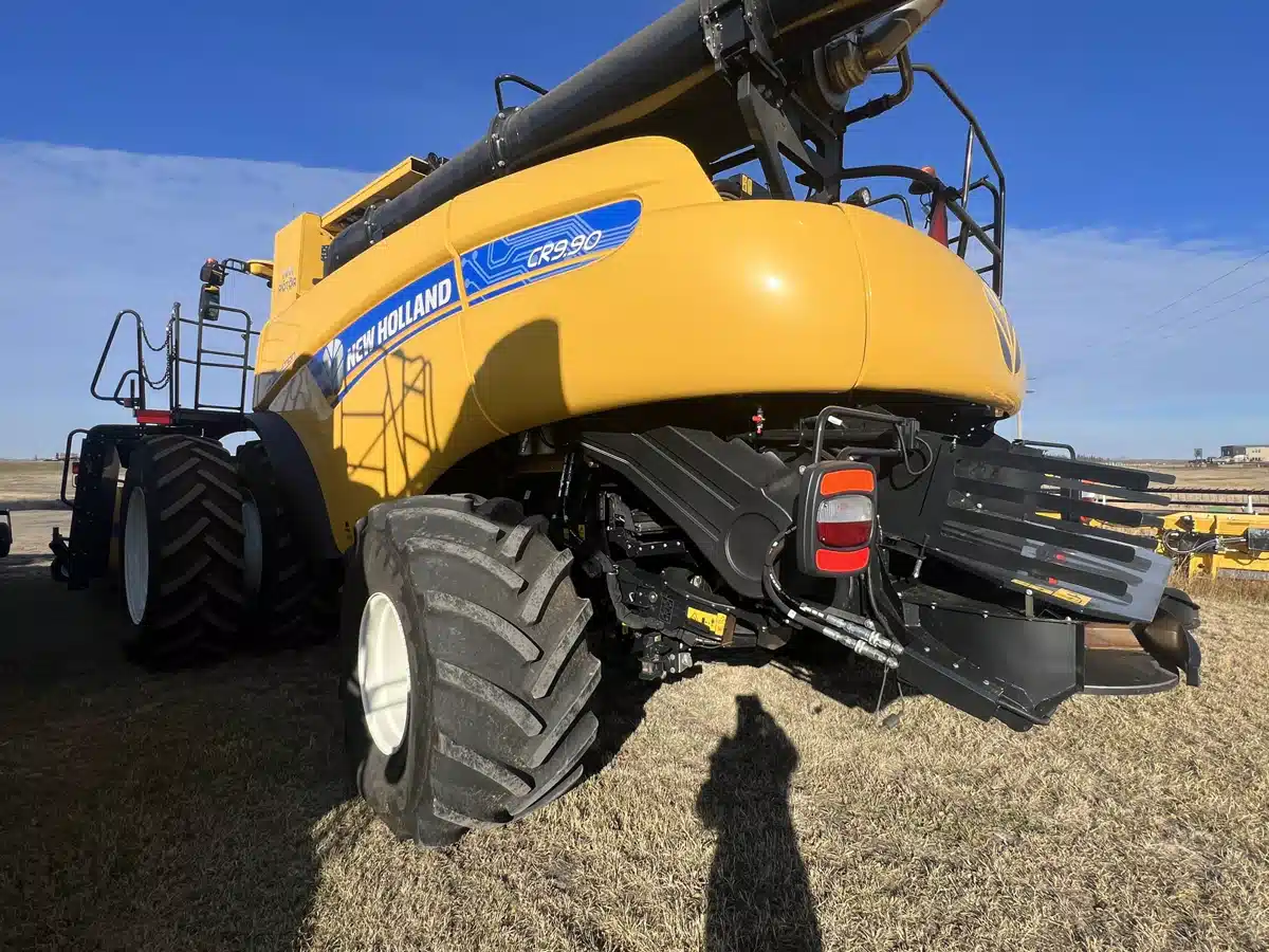 Gallery image 2 for Used 2022 New Holland CR9.90Z Combine