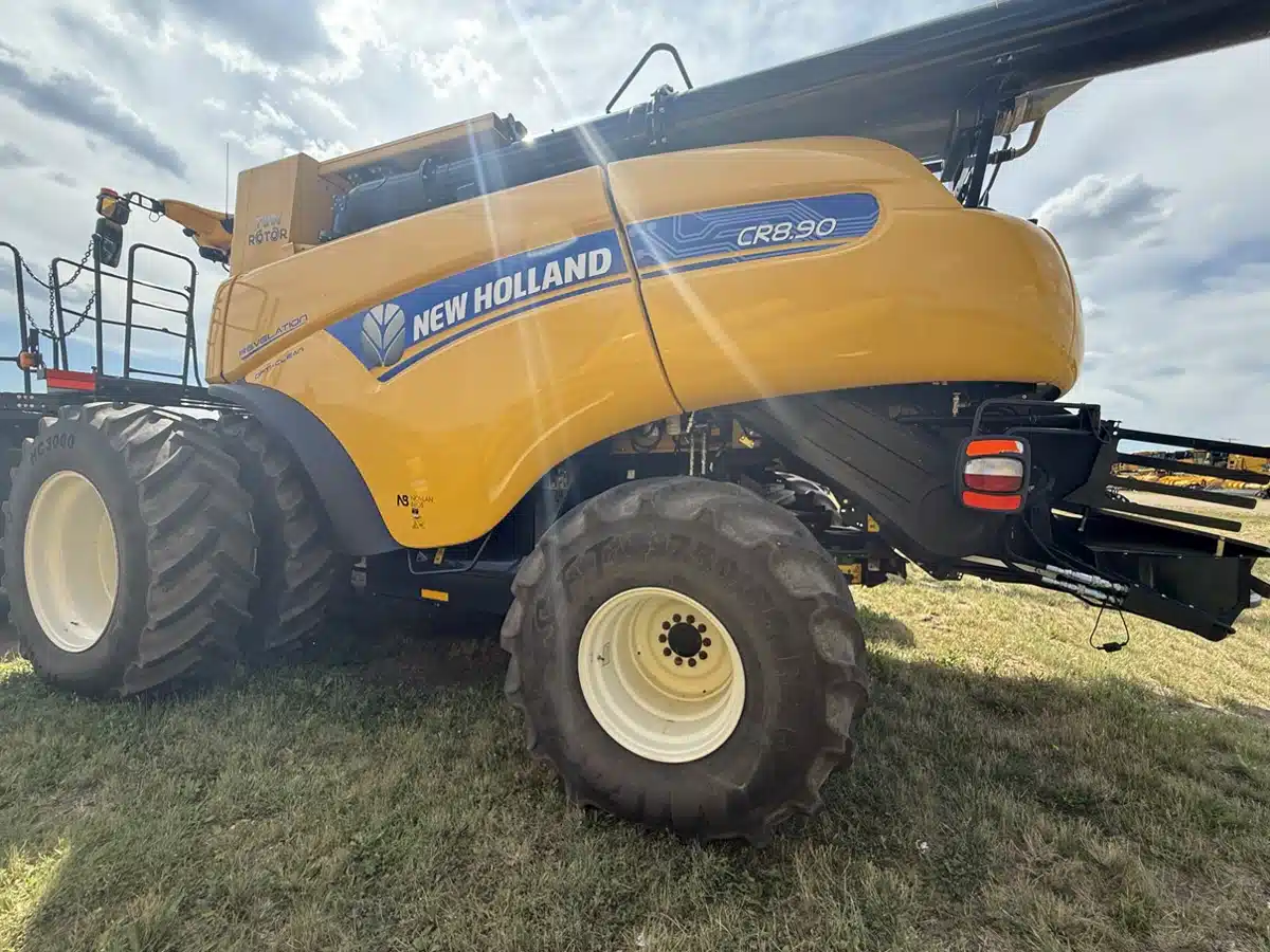 Gallery image 2 for Used 2022 New Holland CR8.90Z Combine