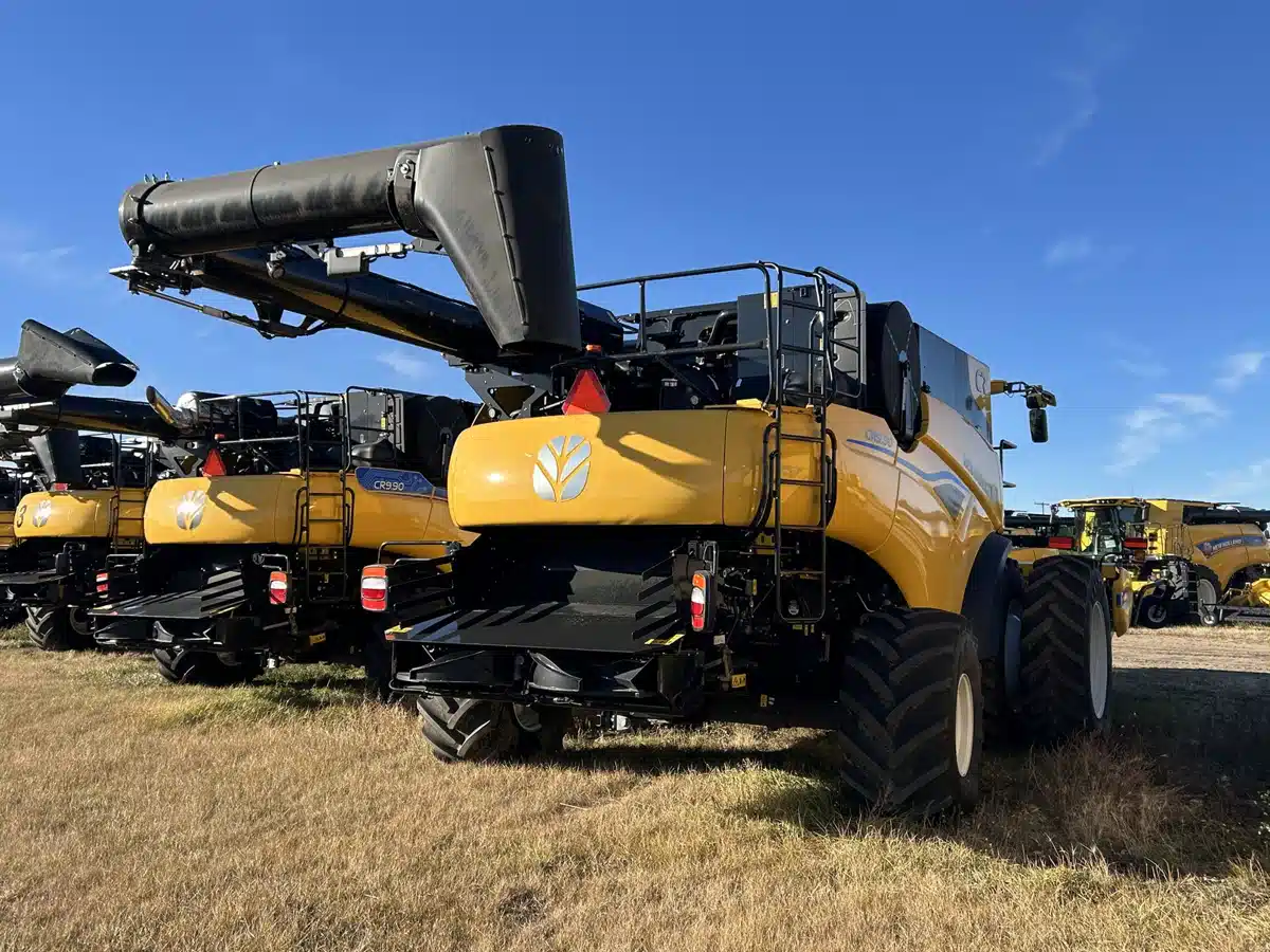 Gallery image 1 for Used 2024 New Holland CR9.90Z Combine