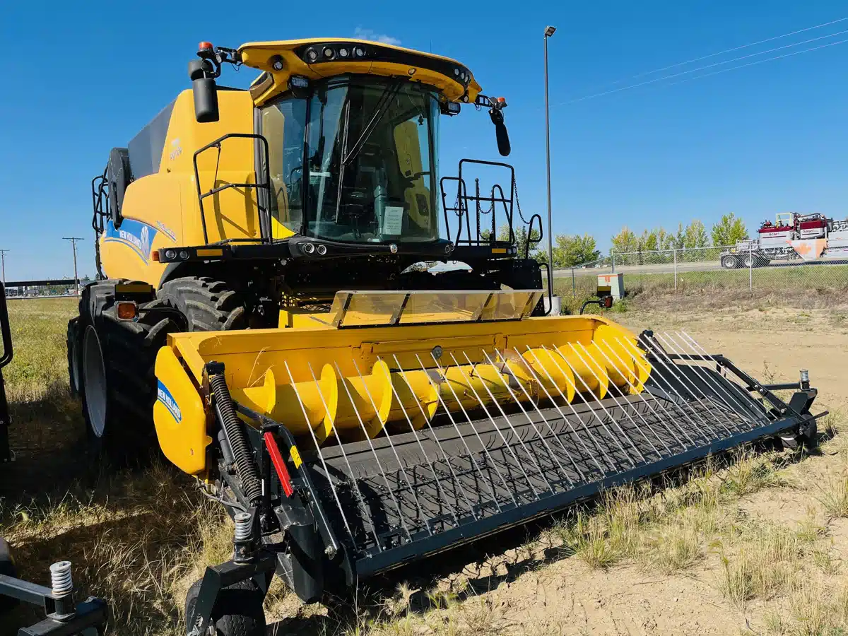 Gallery image 2 for Used 2019 New Holland CR9.90Z Combine