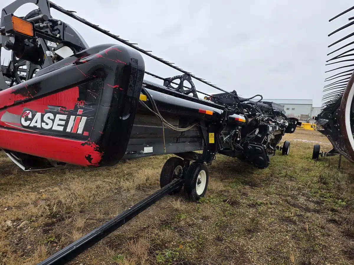 Gallery image 2 for Used 2011 MacDon FD70 Header Combine