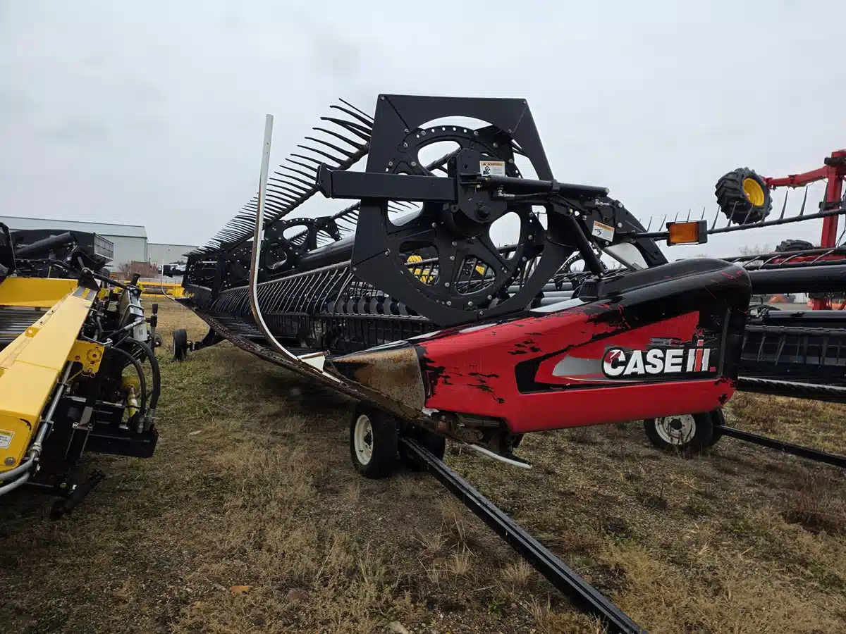 Gallery image 1 for Used 2011 MacDon FD70 Header Combine
