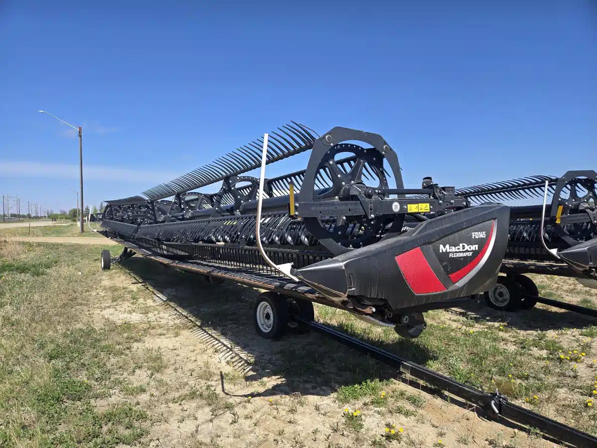 Gallery image 1 for 2020 MacDon FD75 Header Combine