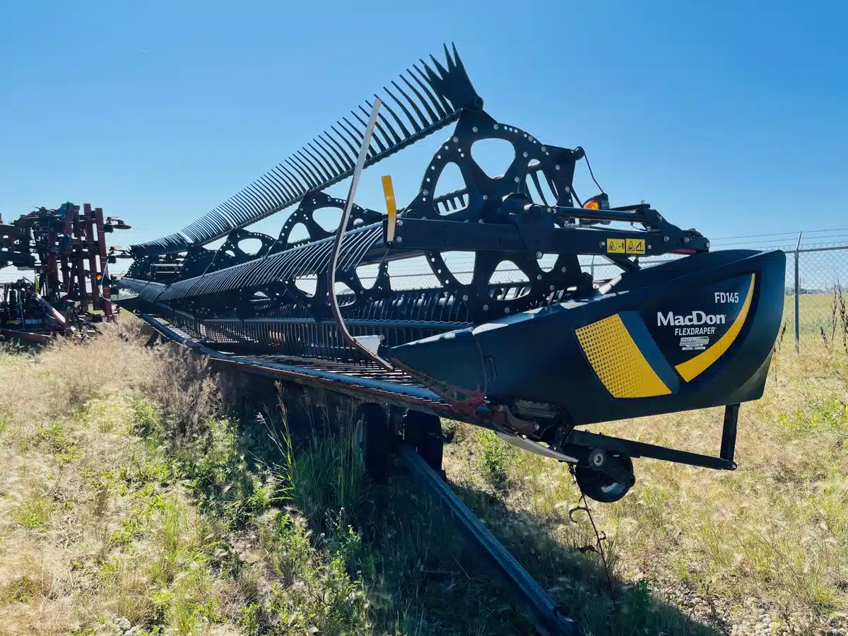 Gallery image 2 for Used 2021 MacDon FD75 Header Combine