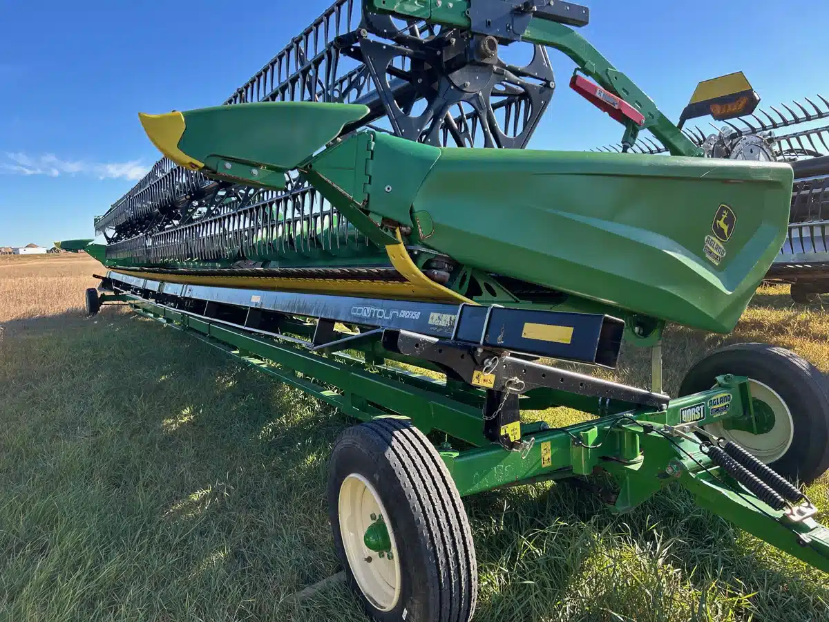 Gallery image 2 for Used 2021 John Deere HD45R Header Combine